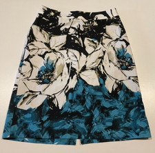 Ladies size L Charlie lined large white flowers skirt A2357