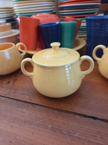 FIESTAWARE HLC Sugar w/Lid "the individual" Yellow Vintage Marked (OLDER)