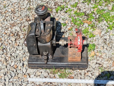 #ad Vintage Briggs and Stratton Engine and Waterpump 500.301109 WI? Runs and Pumps $149.99