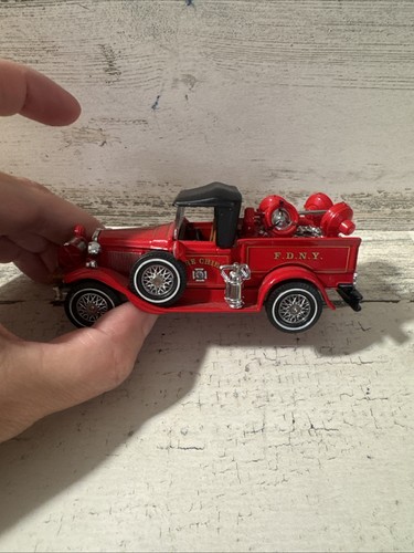 MATCHBOX 1930 FORD MODEL A BATTALION CHIEF'S VEHICLE #YFE12-M NEW IN BOX! - Picture 3 of 8