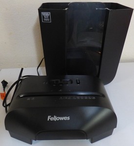 Fellowes LX41RS 8-Sheet 8MC Micro-Cut P-4 Paper Shredder CRC44001 High Security