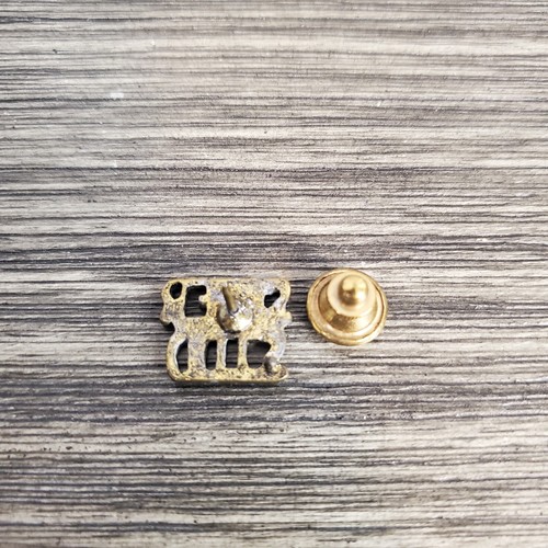Vintage Super Stud Saying Pin Gold Tone Metal Lapel Pin Backpack Pin Tie Tack - Picture 4 of 5