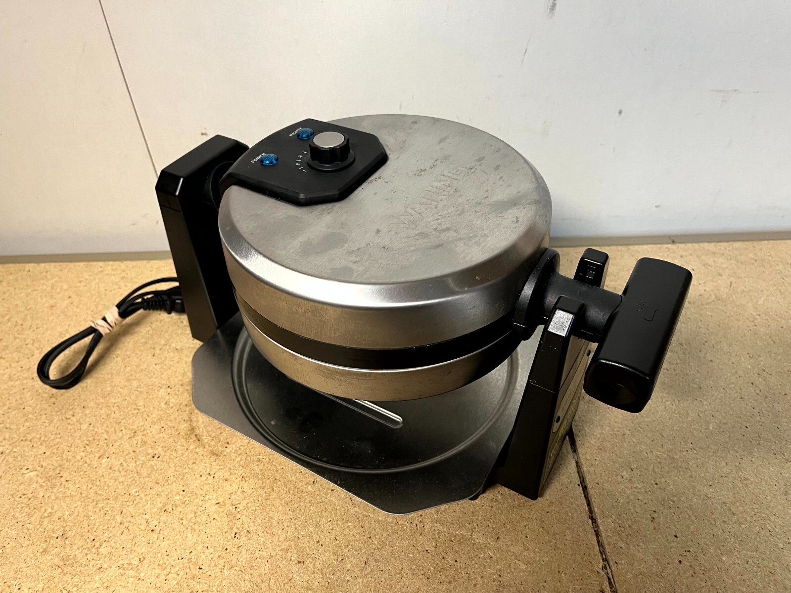 Waring Pro Professional Belgian Waffle Maker WMK200 Stainless W/ Tray