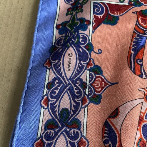 Hermes cashmere silk 54"x54" Lettres D’Erevan shawl 140 cm - Picture 12 of 14
