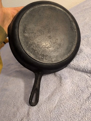 Birmingham Stove & Range Red Mountain Series 8E Cast Iron Skillet