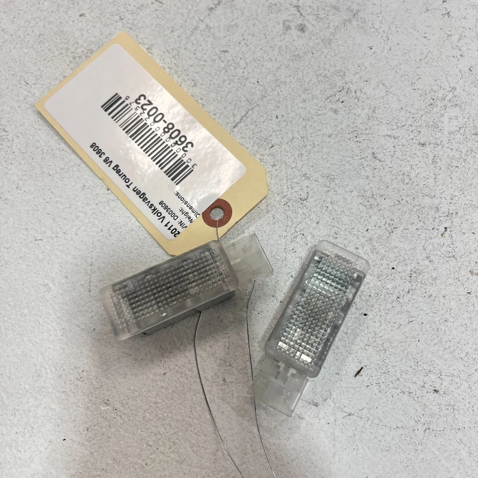 Juego de luces interiores de cortesía Volkswagen Touareg 2004-2017 2 piezas OEM Foto 4 de 4