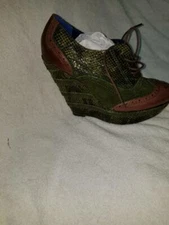 Poetic Licence Wild Safari Green US Womens Size M070 Euro 38