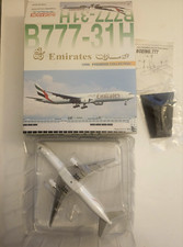 1:400 Dragon Wings 55192 Die-Cast Emirates Boeing B777-31H Airliner wStand