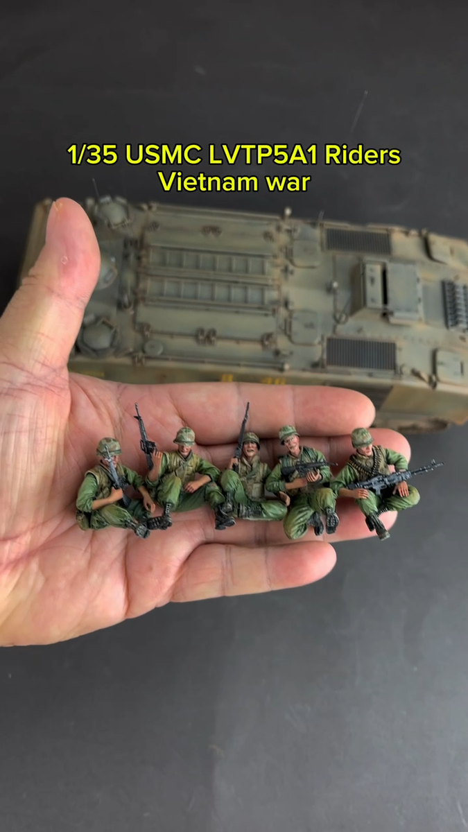 PreOrder) USMC LVTP5A1 Tank Riders (5 figures) Vietnam war 1
