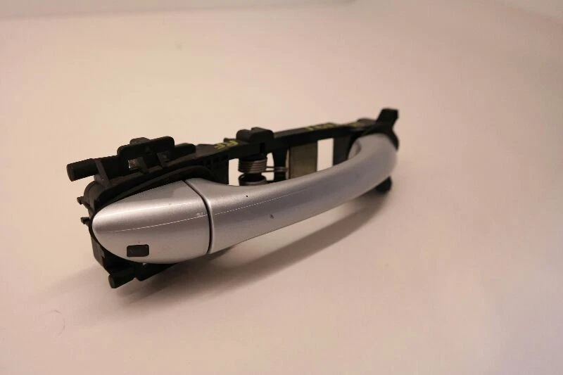 2005-2011 MERCEDES BENZ SLK350 RIGHT FRONT PASSENGER SIDE OUTER DOOR HANDLE Foto 2 de 4