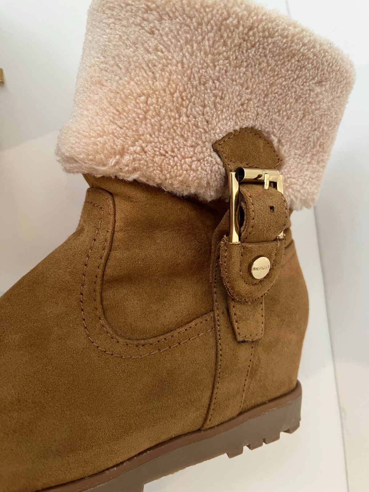 Tommy Hilfiger Soffia 2 Wedge Suede Leather Faux Fur Ankle Boots Women's Size 6M thumbnail 4