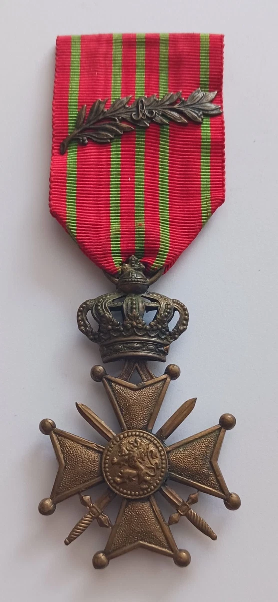 Médaille Belgique 2ème Classe Dans Son Coffret – Décoration Militaire Ancienne