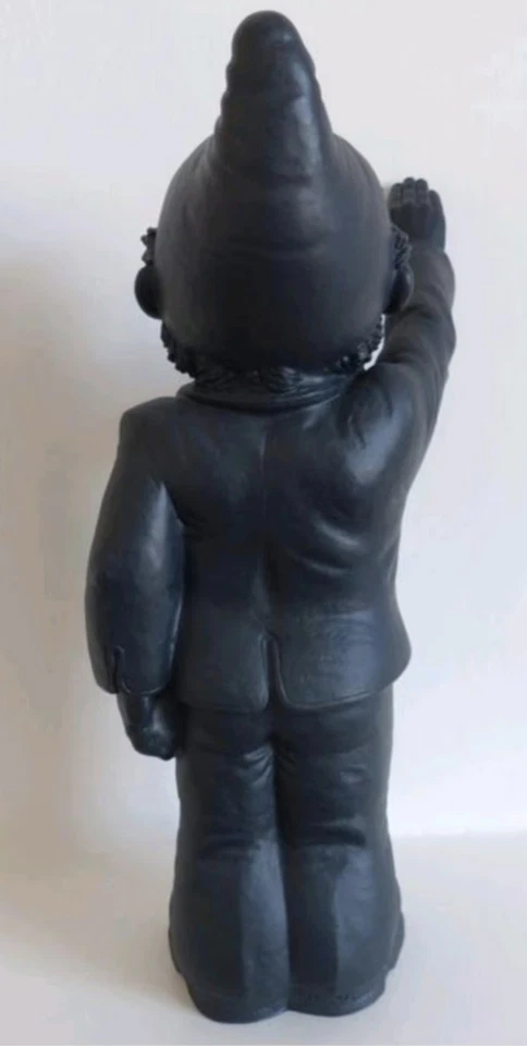 Hottmarl Horl, Poisoned, scultura in resina Nera, 41 x 17 x 19 cm - Immagine 2 di 4