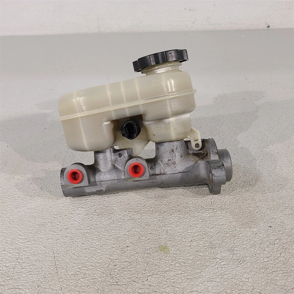 Depósito de cilindro maestro de refuerzo de freno Corvette C5 97-04 Aa7420 Foto 4 de 4