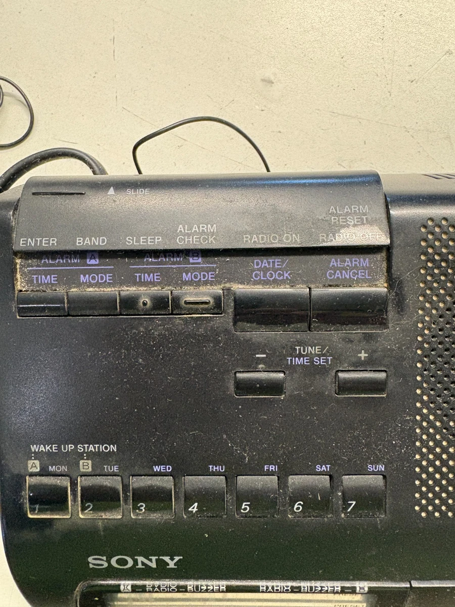 Radio despertador vintage Sony ICF-C303