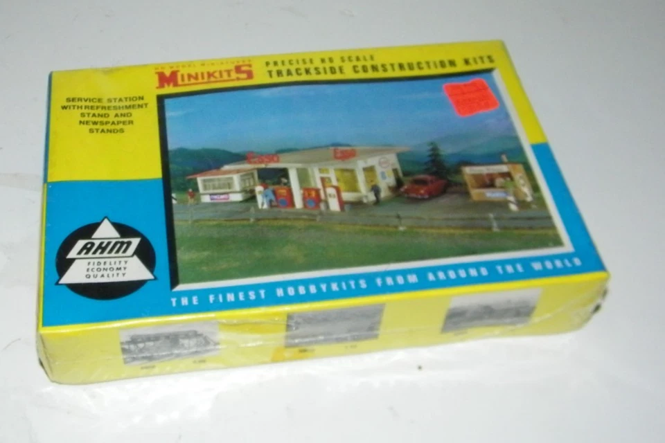 AHM 5805-129 AHM Minikits Service Station,Refreshment Stand, Newspaper Stand NEW - Image 3 of 4