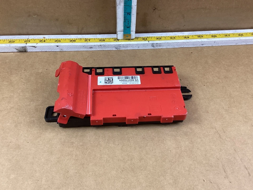 BMW 320i xDrive 2013-2018 distribuidor de batería positiva B+ caja de fusibles de alimentación OEM Foto 3 de 4