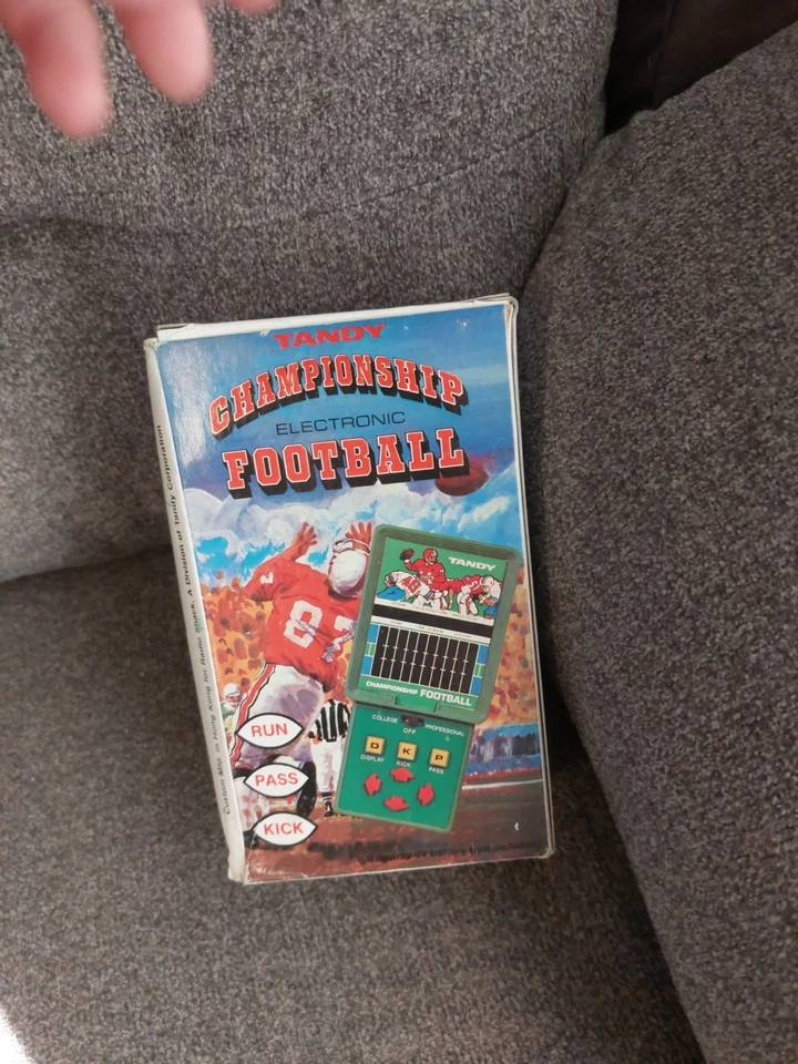 Juego de mano de fútbol Tandy Championship vintage nuevo en caja Foto 3 de 4