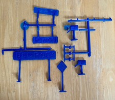 Marx Reissue Tge Flintstones Signs And Accessories On Sprew Blue