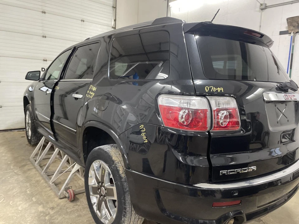 Módulo de control de carrocería usado se adapta a: 2012 GMC Acadia Body Control BCM tablero lateral derecho Foto 2 de 4