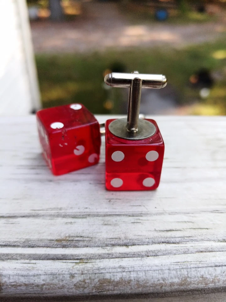 Gemelos dados rojos Foto 3 de 4