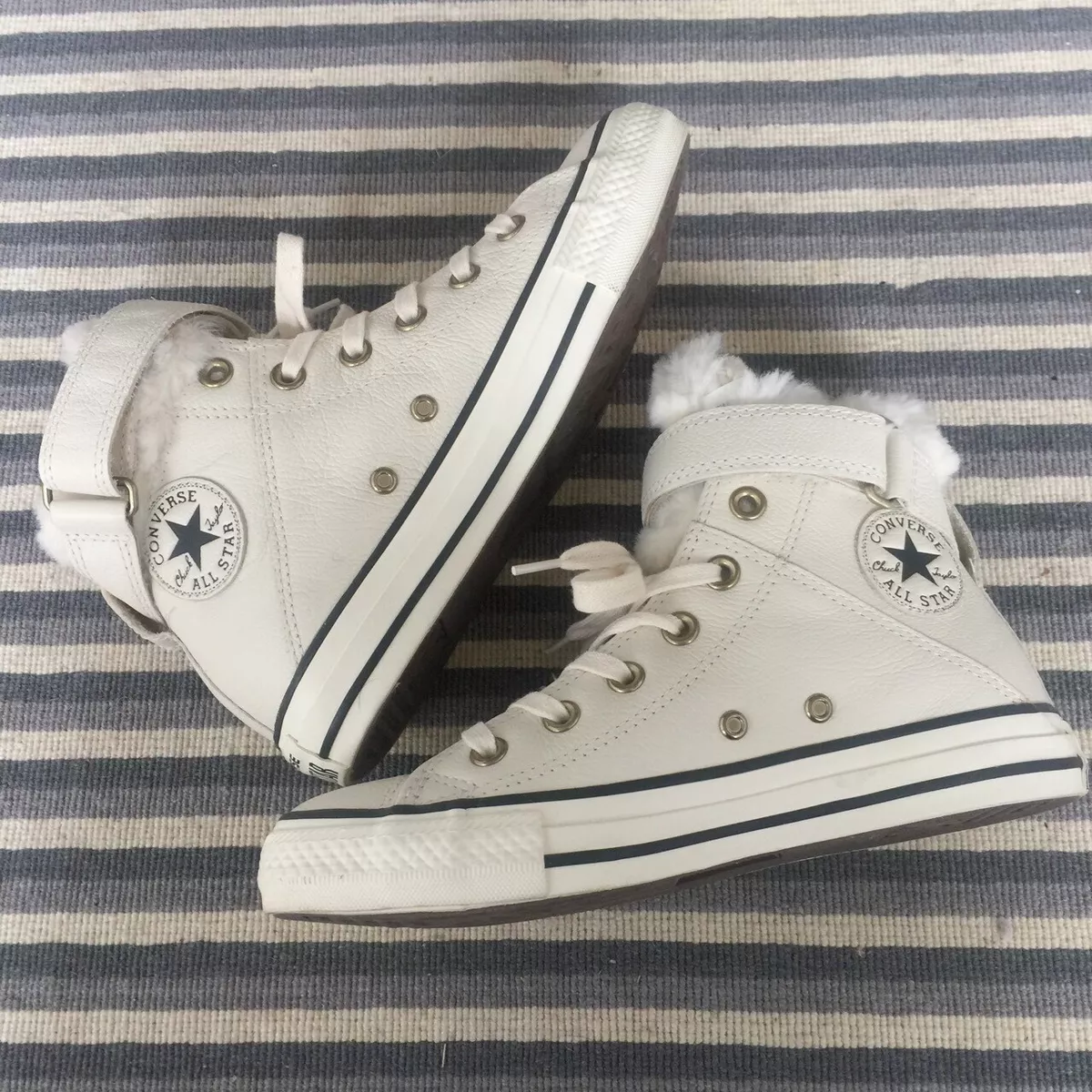 CREAM LEATHER HIGH TOPS CONVERSE ALLSTAR WITH FUR LINING SIZE 4