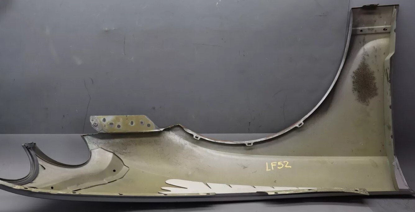 *Damage* Silver Bentley Flying Spur left driver fender (wing) Part No 3w5821105F
