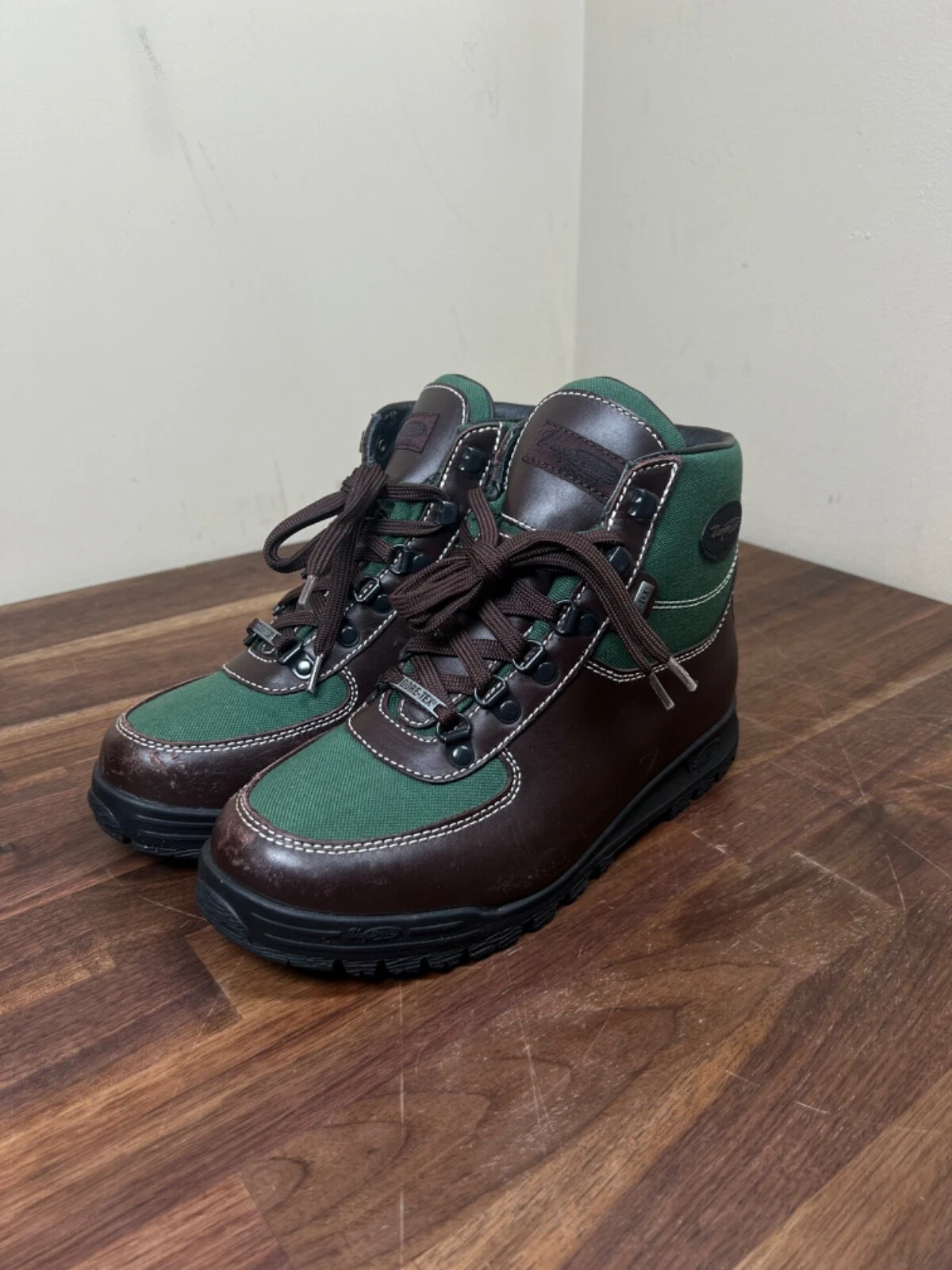 VASQUE Skywalk Vintage Hiking Boots Gore-Tex Brown Leather Green Men’s Size 6