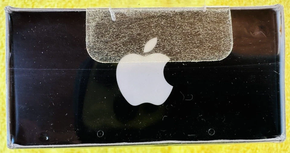 NWT FACTORY SEALED BLACK BOX MEN WOMENS ONE APPLE iPod CAMERA CONNECTOR M9861G/A - Image 4 of 4