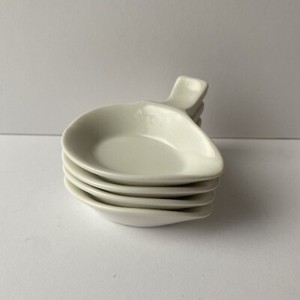 Set of 4 Elegant White Ceramic Spoon Rest Sauce Dishes w/Chopstick Rests