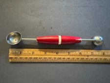 BUILD A LOT VINTAGE KITCHEN TOOLS EGG BEATERS, MIXERS, SPATULAS, PASTRY CUTTERS