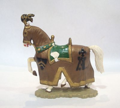 FIGURINE STARLUX MOYEN Age Chevalier Avec Ecusson Et
