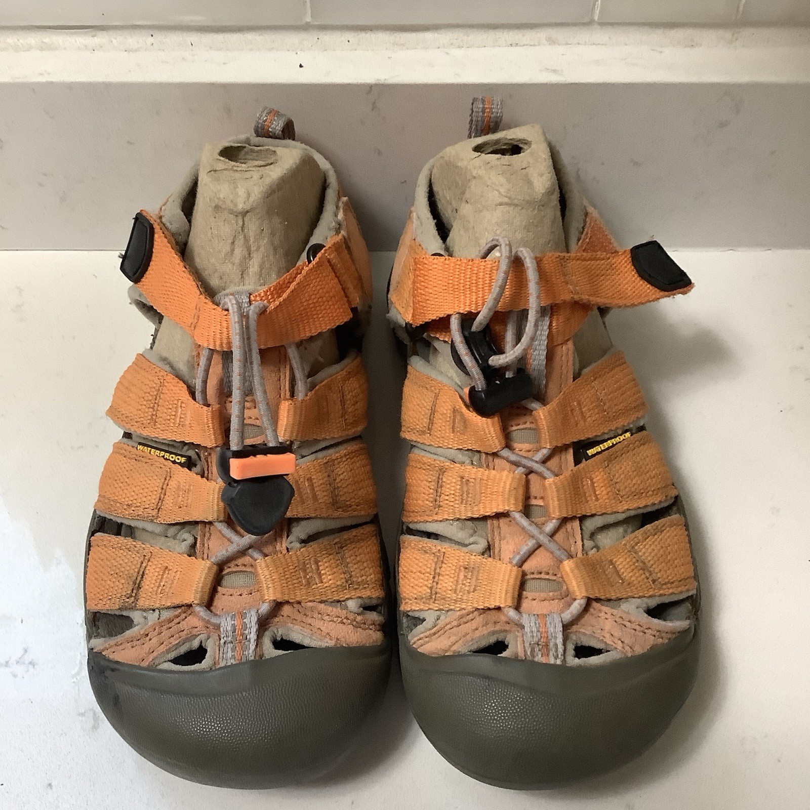 Sandali impermeabili KEEN Newport H2 arancione brillante gioco quotidiano giovani taglia 2