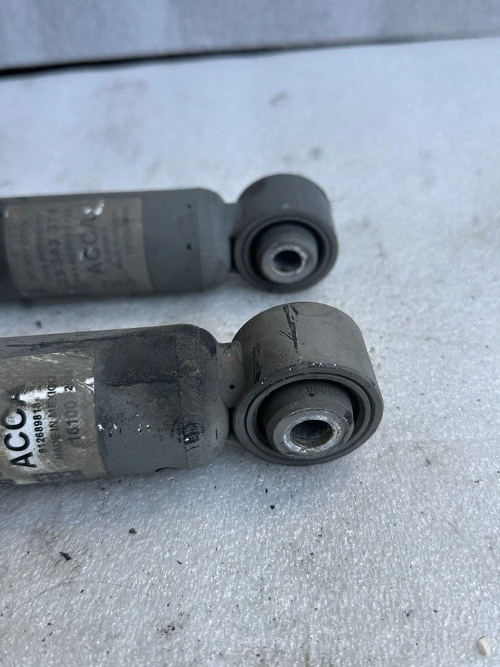 PAR DE AMORTECEDORES TRASEIROS CHEVROLET VOLT 2016 2017 2018 2019 - Imagem 2 de 4