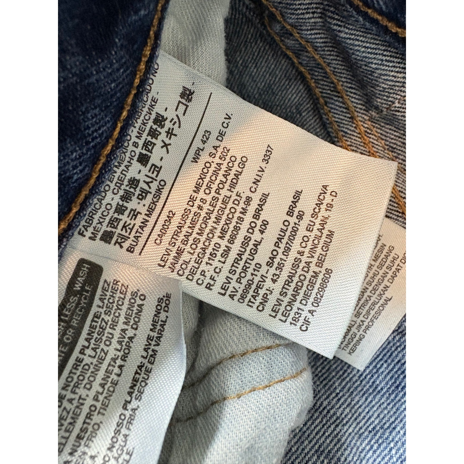 Levi's 501 Original Fit Jeans Medium Wash Button Fly Men's Size 36x30 Blue thumbnail 7