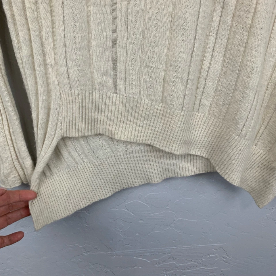 Suéter de cachemir Inhabit para mujer talla pequeña beige crema tejido dobladillo asimétrico Foto 3 de 4