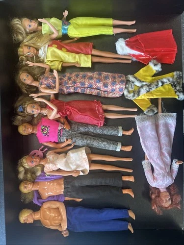 U21841 VINTAGE BARBIE AND KEN DOLLS LOT WITH ACCESSORIES 1966 1968 1983  G3D