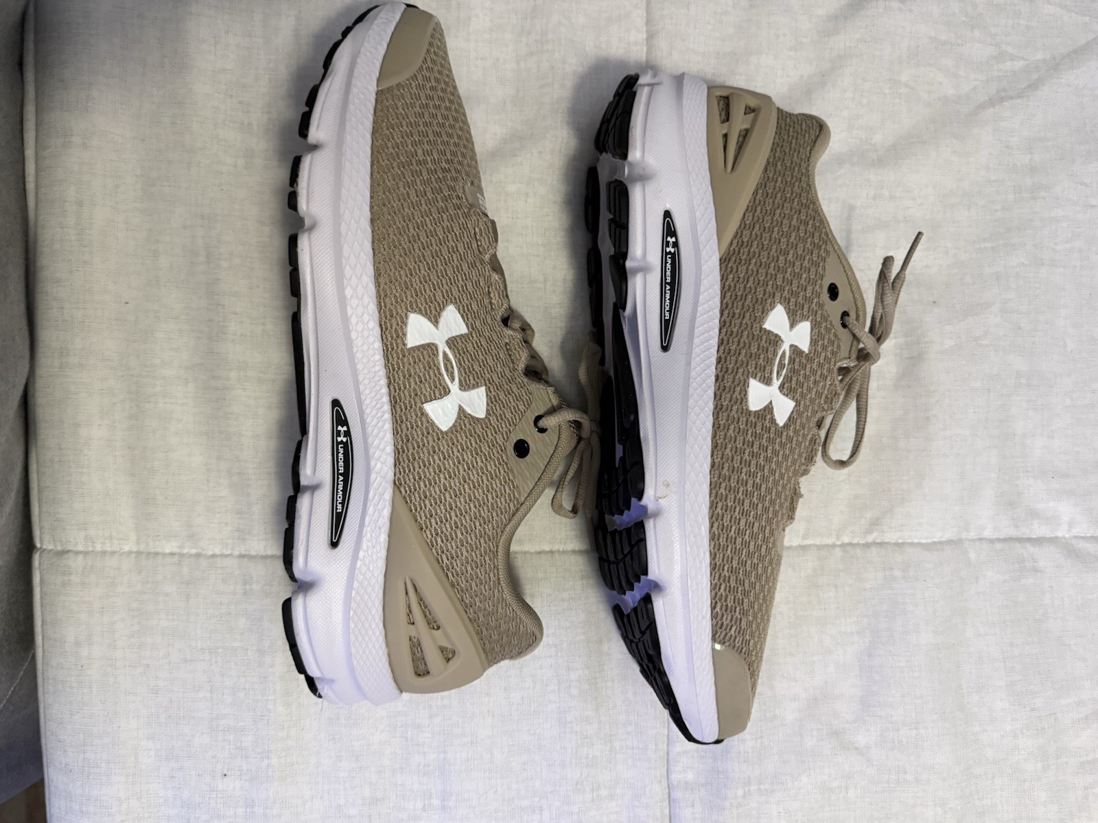 Under Armour Charged Rogue 4 Men’s Running Shoes Cushioned Mesh Beige US 11