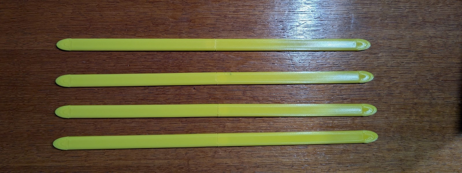 Baguette Tracteur Renault D22 jaune en aluminium pour calandre