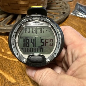 Cressi Leonardo Single Button Diving Computer - Black/Yellow New battery