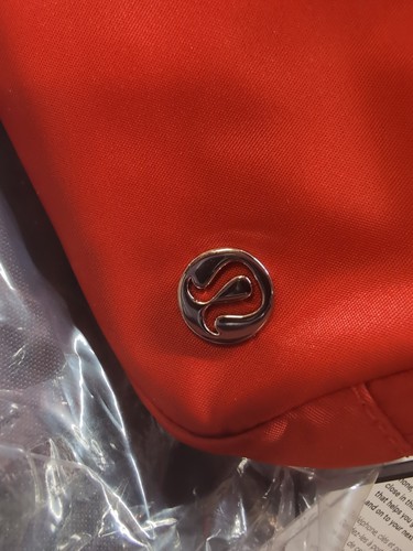 NEW NWT Lululemon Everywhere Belt Bag 1L Red HOT HEAT HTHT Hard To Find - Picture 3 of 11
