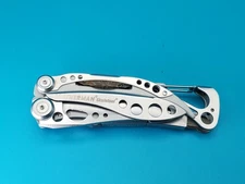 LEATHERMAN Skeletool Multi Tool - Combo Edge Blade Knife Pliers Carabiner!!!