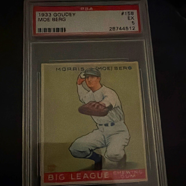 1933 Goudey Big League Chewing Gum R319 - Moe Berg #158 (RC) PSA 5