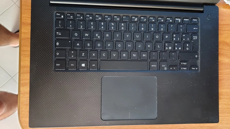 Portatile Dell XPS 9560 i7 15.5" usato buone condizioni  - Immagine 4 di 4