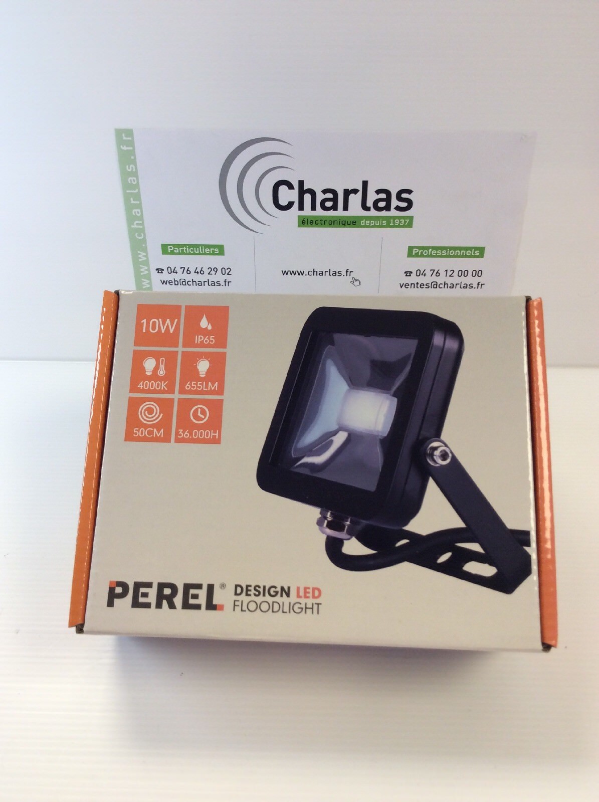 Projecteur LED PEREL LEDA401NW-B éclairage de terrasse et jardin pour vos soirées d'été