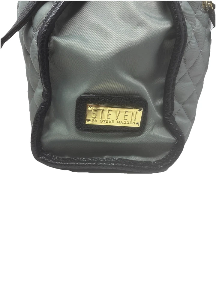 Bolso de hombro Steven gris acolchado con asas y correas de cuero negro Foto 4 de 4