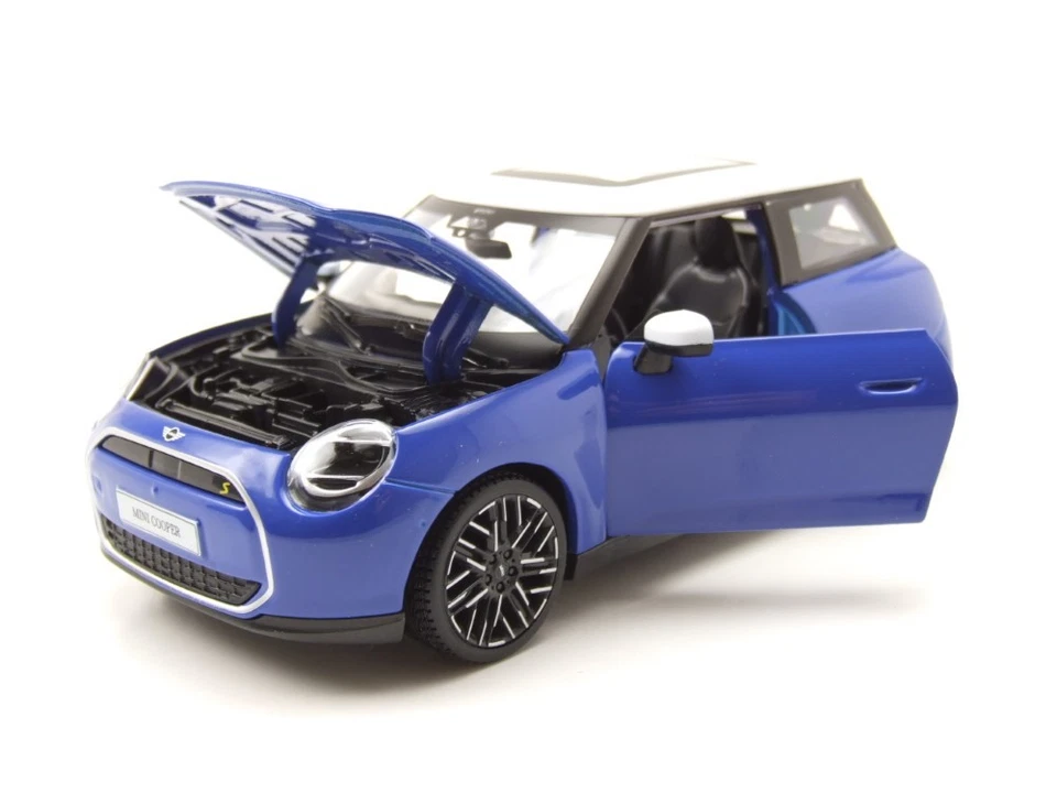 Mini Cooper Se J01 2023 Blu Modellino Auto Bianca 1:24 Maisto - Immagine 4 di 4