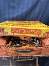 FORT CHEYENNE FOLDING PLAYSET 1960S with Indians, Cavalry  Horses   S9