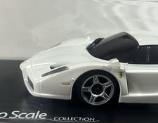 Rare Kyosho Mini-Z Enzo Ferrari White Body Collector s Edition