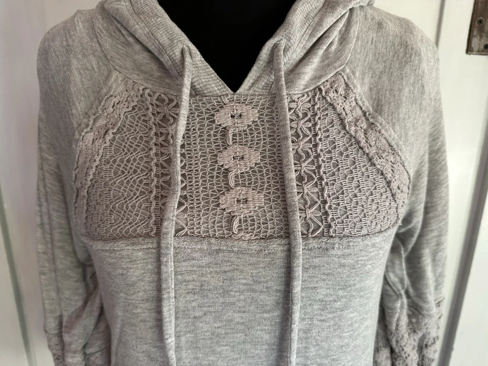 Top Rewind YTK para mujer talla XS gris suéter con capucha mangas de ganchillo Foto 2 de 4